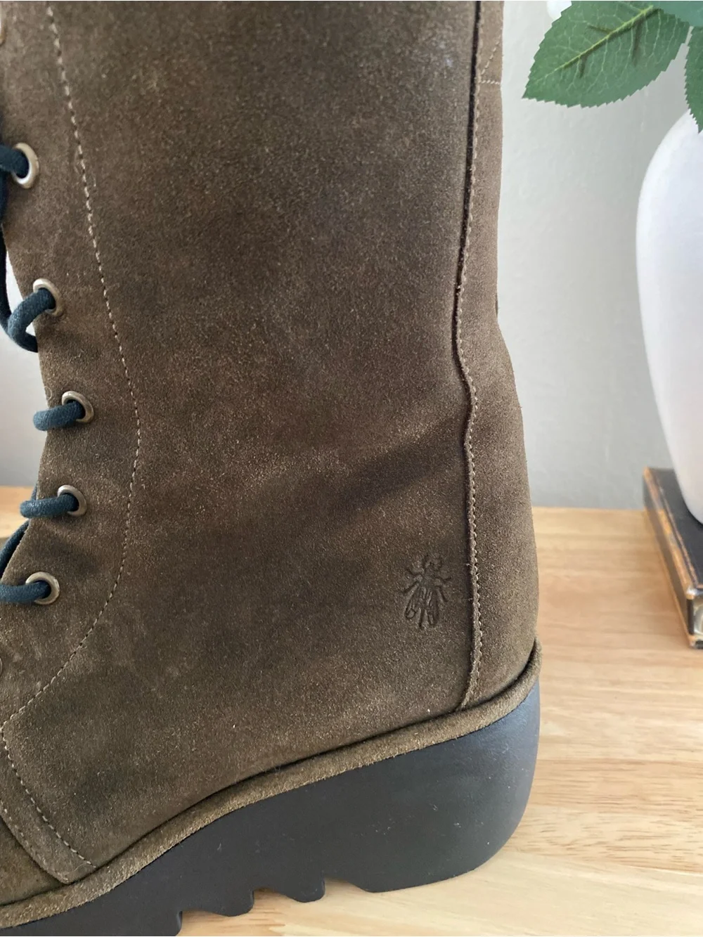 Fly London suede lace